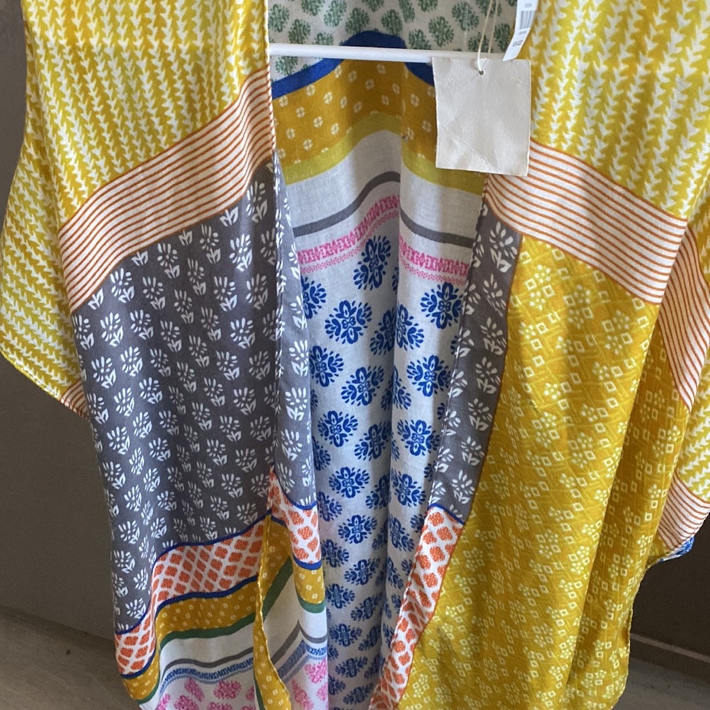 Colorful top - Picture 2 of 6